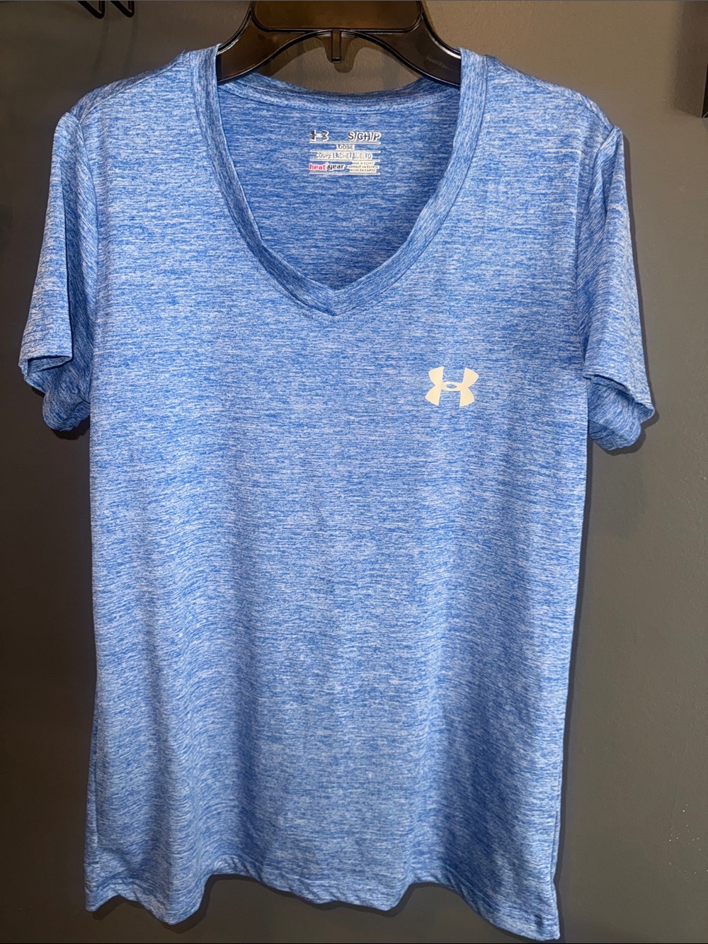 Under Armour Men's Light Blue Heather V‑Neck Performance Tee
Loose fit